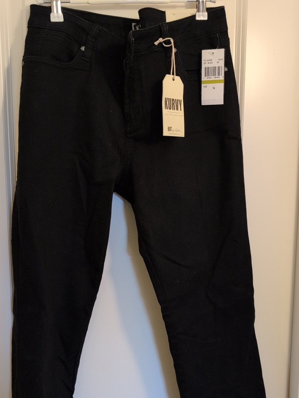 NWT KUT from the Kloth Diana Kurvy Skinny Black Jeans - Size 14